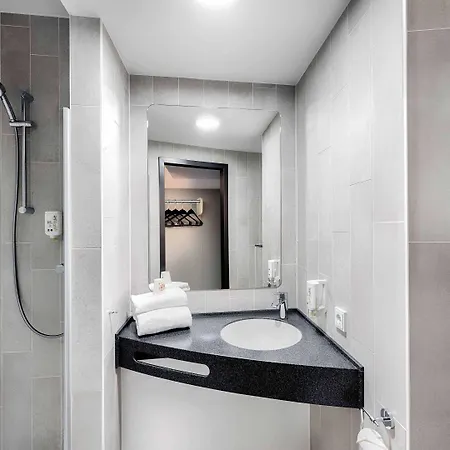 Otel Bielefeld-ost